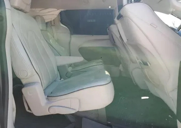 Chrysler Pacifica cena 59000 przebieg: 120592, rok produkcji 2017 z Milanówek małe 67